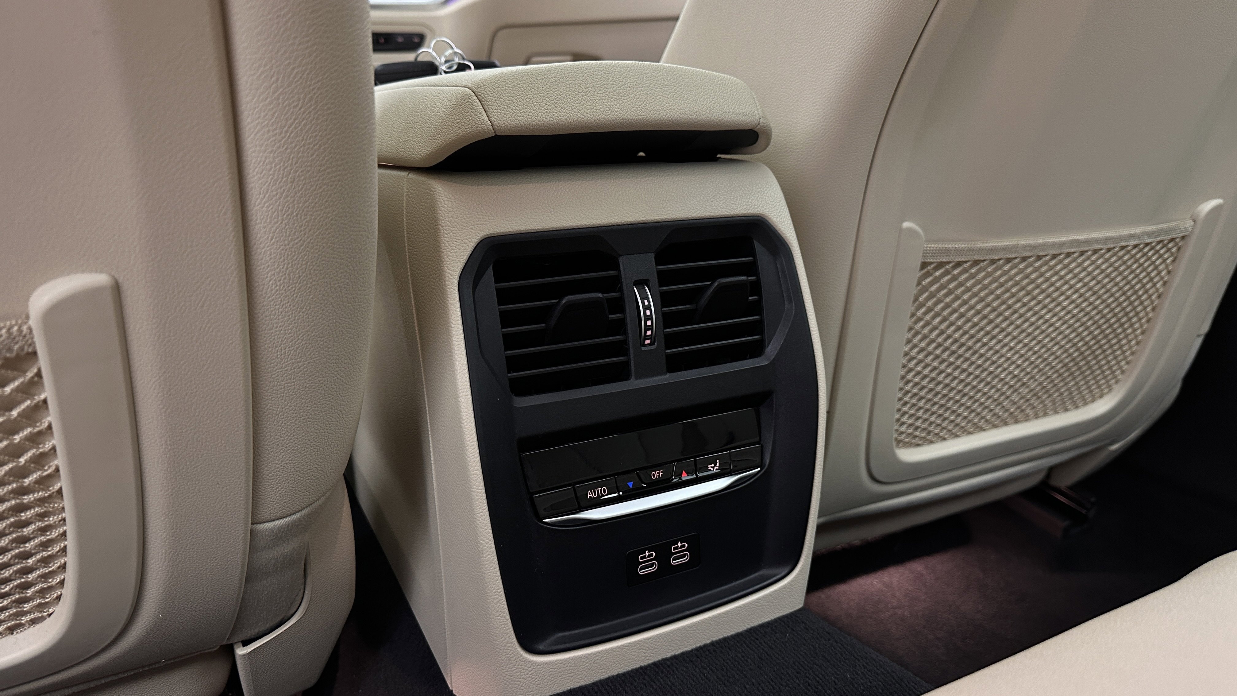 Used 2021 BMW 330e w/ Premium Package image 30