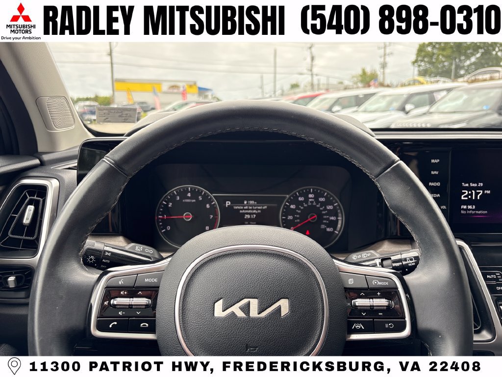 Used 2023 Kia Sorento S w/ Panoramic Sunroof Package AWD/4WD image 6