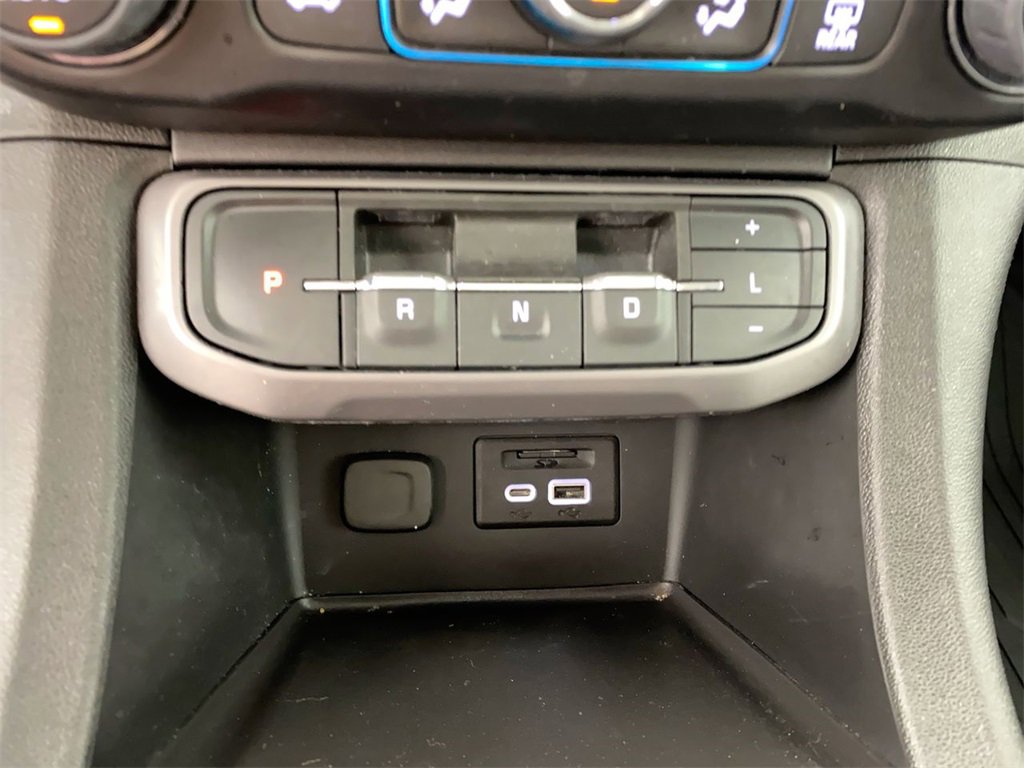 Used 2023 GMC Acadia AT4 w/ Technology Package image 19