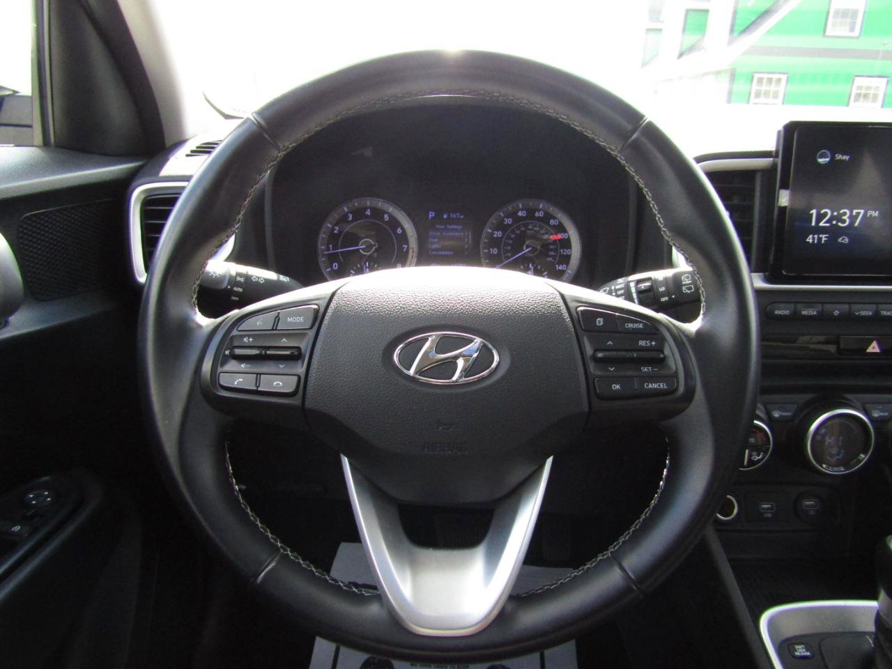 Used 2021 Hyundai Venue SEL w/ Premium Package FWD image 10