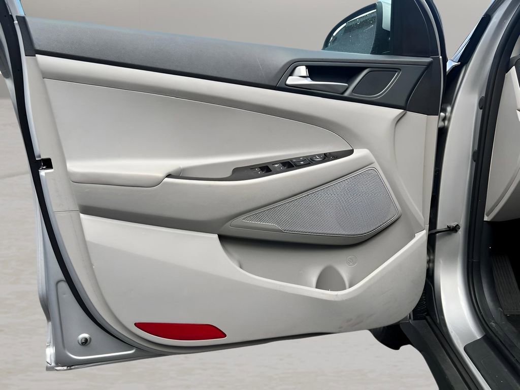 Used 2021 Hyundai Tucson SE image 25