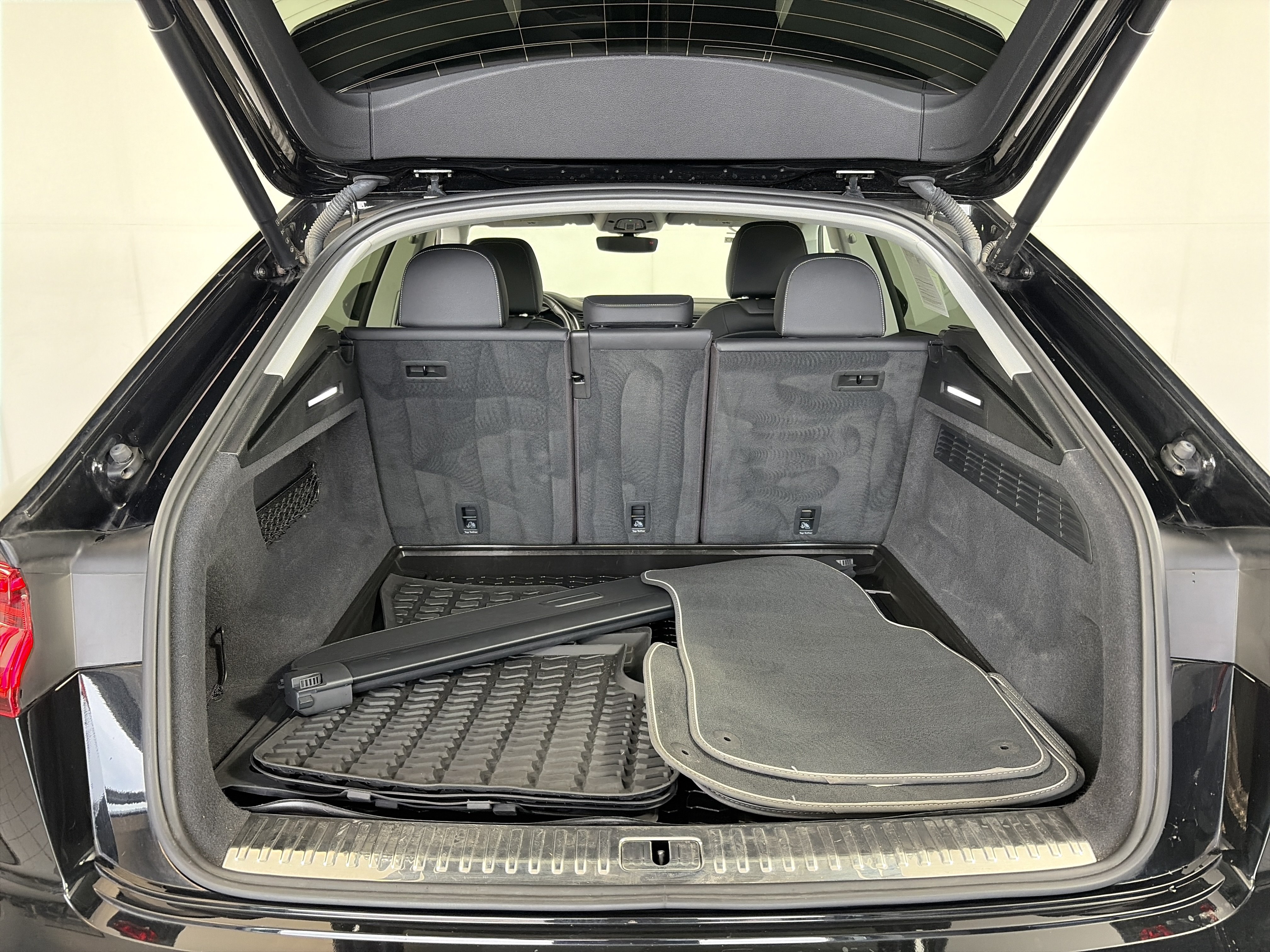 Certified 2022 Audi Q8 Premium Plus AWD/4WD image 14