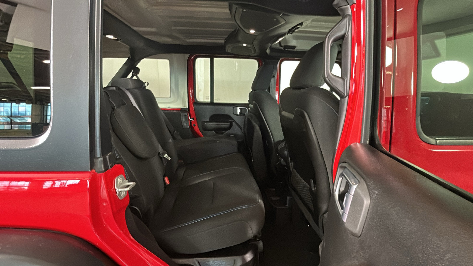 Used 2024 Jeep Wrangler Unlimited Rubicon 4xe AWD/4WD image 33