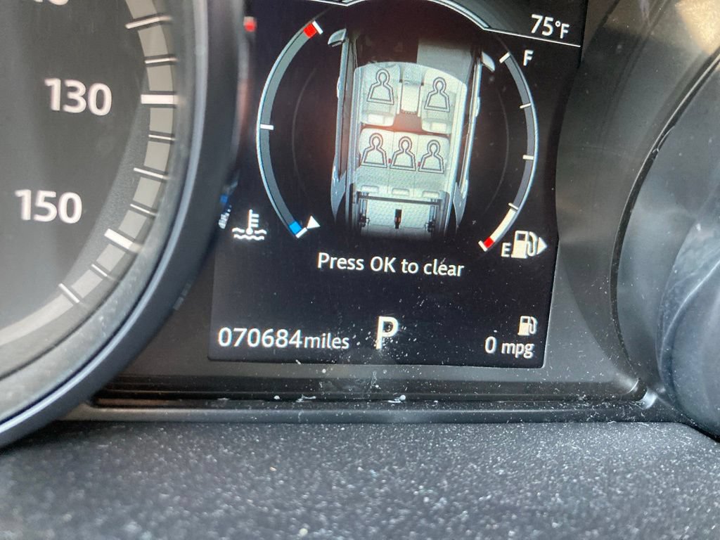 Used 2019 Land Rover Discovery Sport AWD/4WD image 15