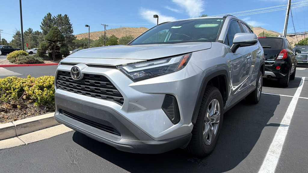 Used 2024 Toyota RAV4 XLE w/ Convenience Package FWD image 4