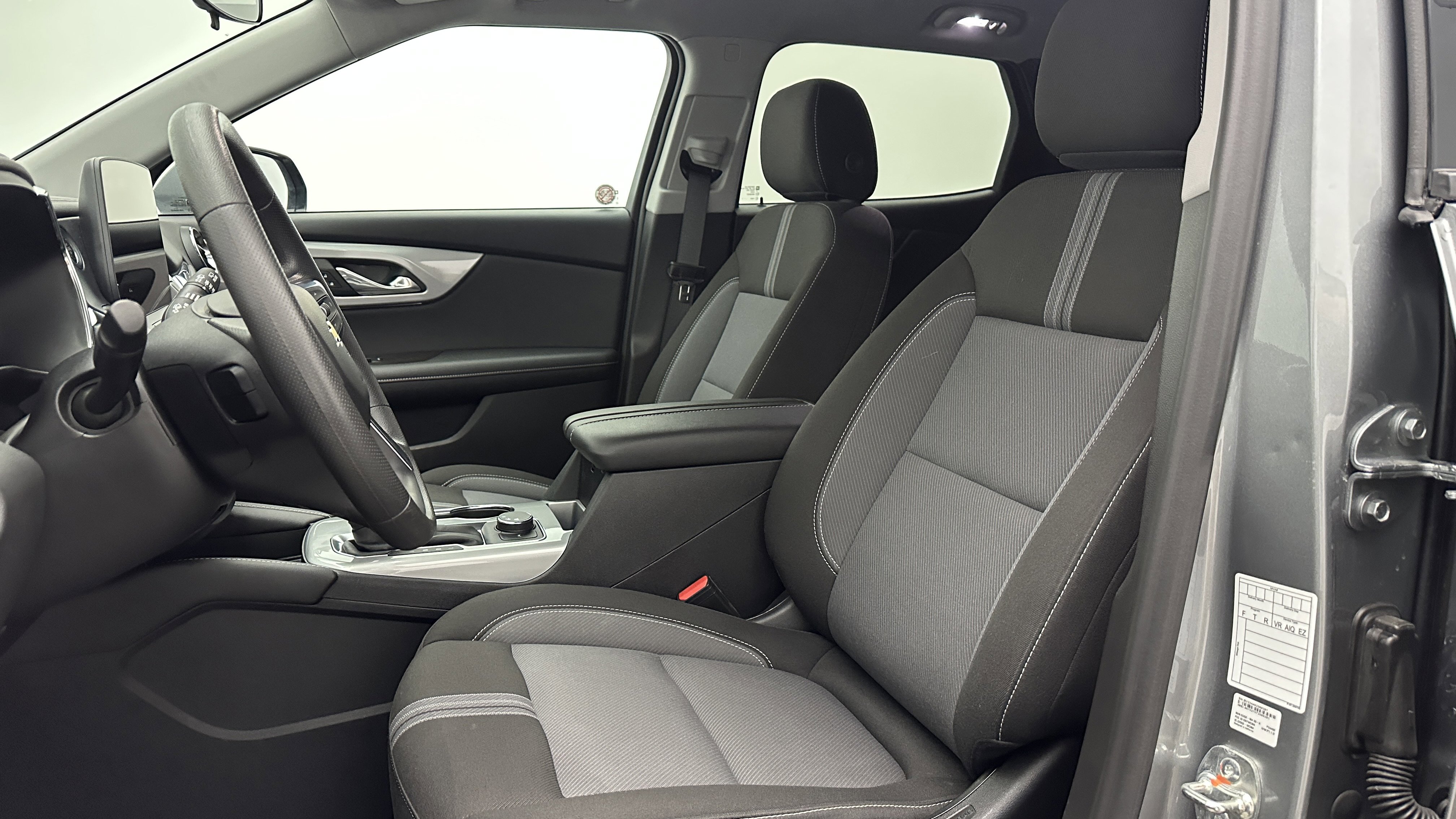 Used 2025 Chevrolet Blazer LT image 12