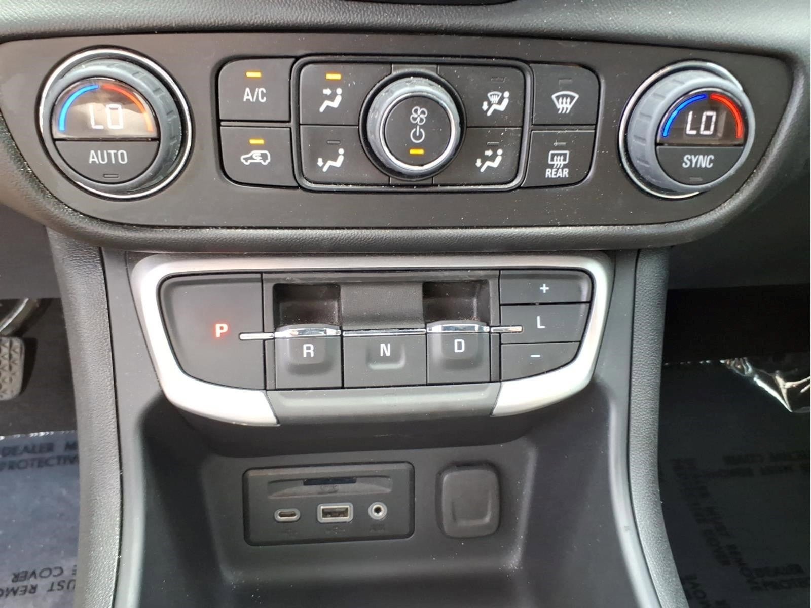 Used 2024 GMC Terrain SLT AWD/4WD image 23