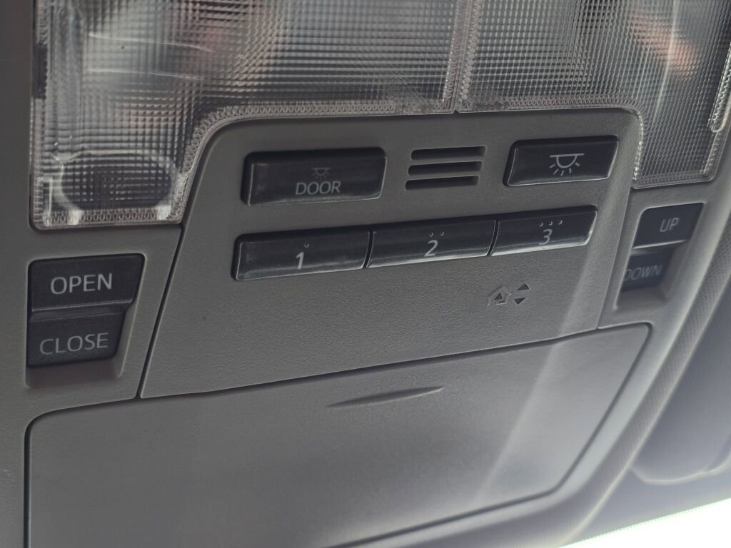 Used 2017 Toyota Highlander XLE AWD/4WD image 53