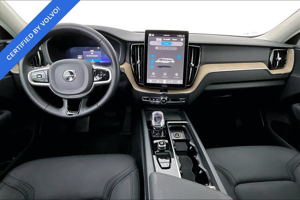 Used 2026 Volvo XC60 B5 Plus AWD/4WD image 18