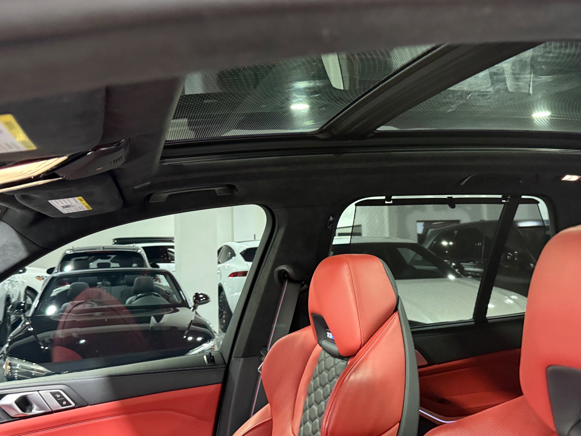 Used 2025 BMW X5 M Competition w/ Executive Package image 36