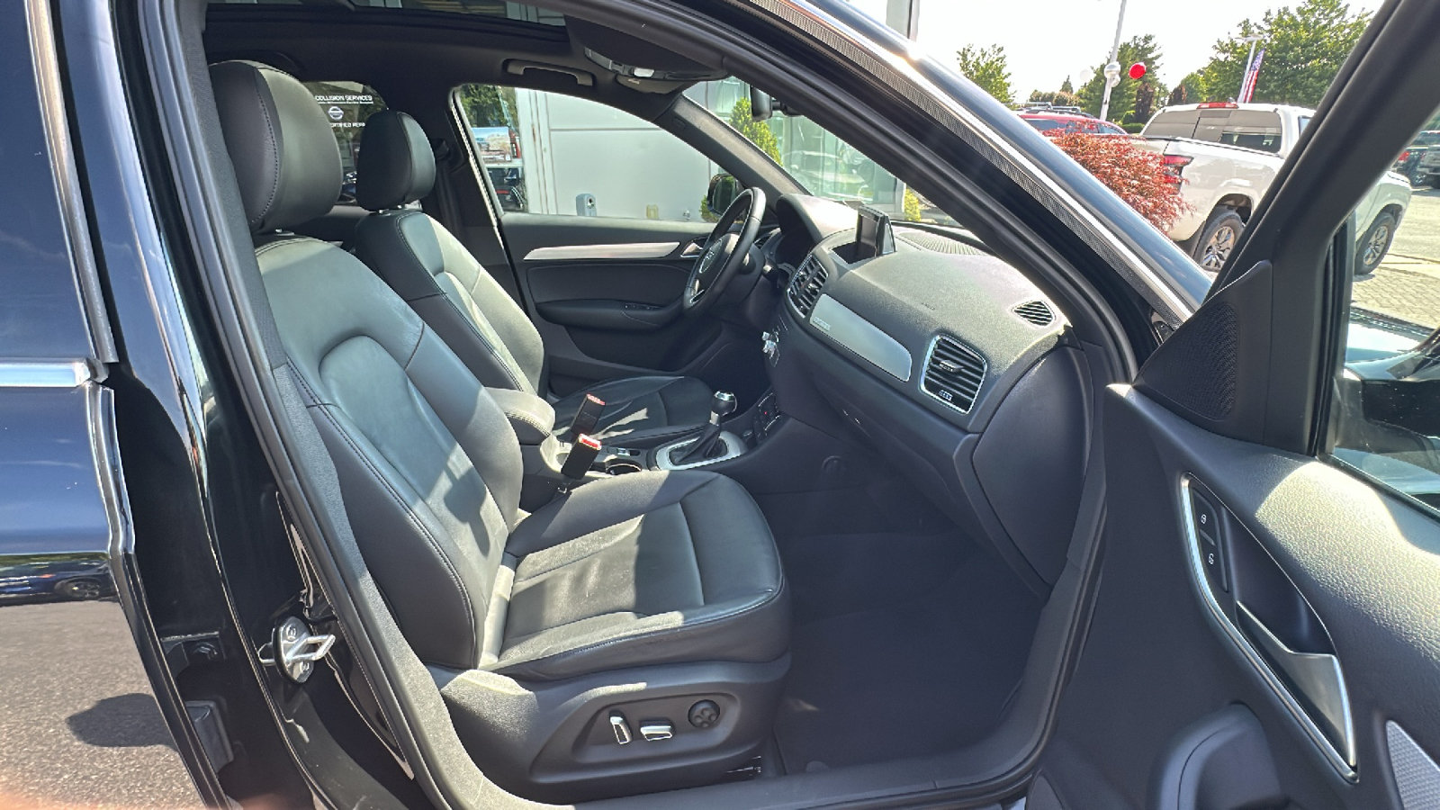 Used 2016 Audi Q3 2.0T Premium Plus w/ Technology Package AWD/4WD image 24