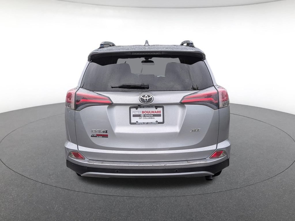 Used 2018 Toyota RAV4 XLE FWD image 18