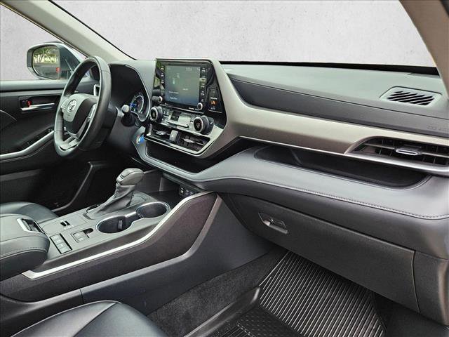 Used 2022 Toyota Highlander XLE image 23