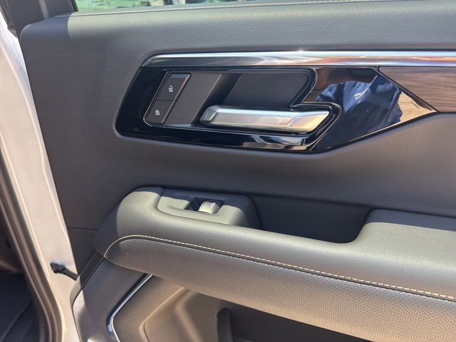 New 2025 Chevrolet Suburban Premier image 14