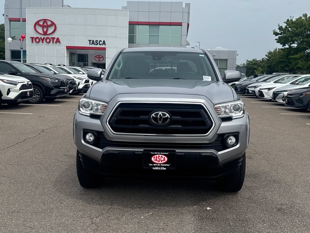 Used 2020 Toyota Tacoma SR5 AWD/4WD image 2