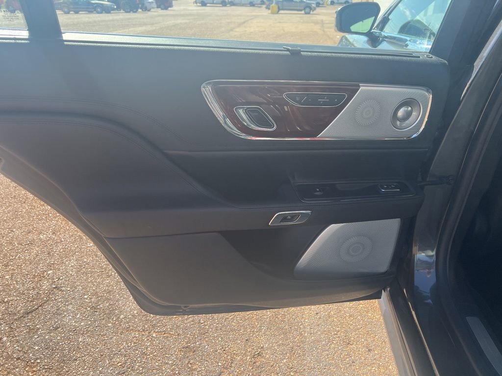 Used 2020 Lincoln Continental Reserve w/ Luxury Package image 23