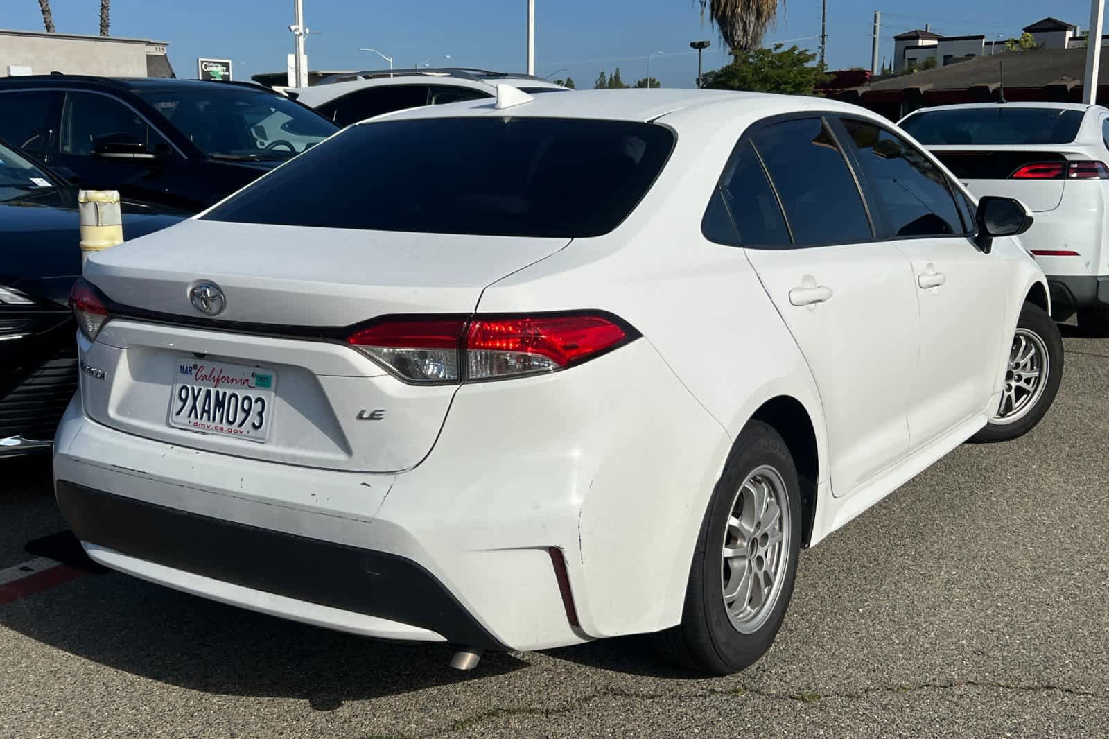 Used 2021 Toyota Corolla LE FWD image 4