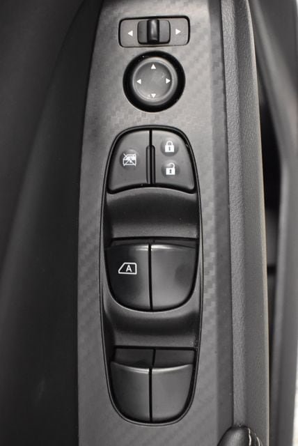 Used 2025 Nissan Altima 2.5 SV FWD image 21