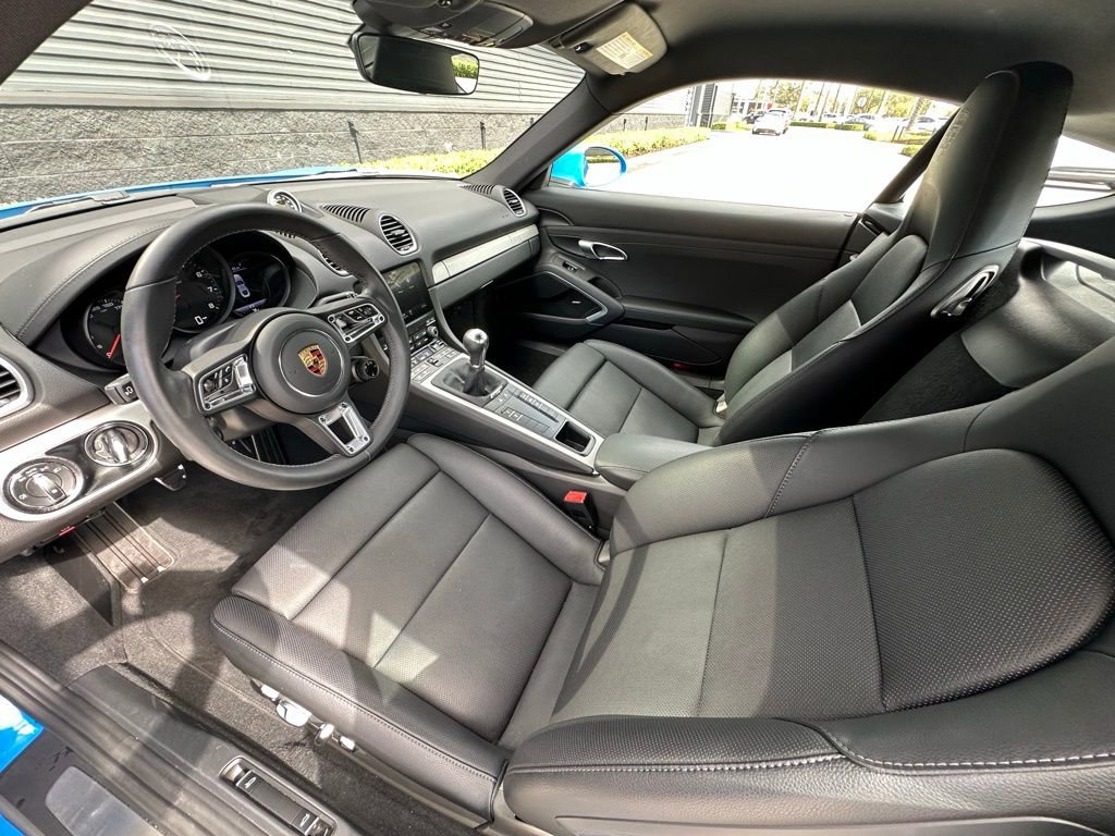 Used 2025 Porsche 718 Cayman image 7