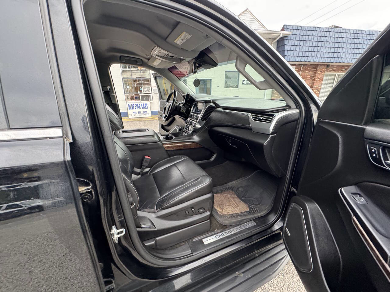 Used 2018 Chevrolet Suburban LT AWD/4WD image 44
