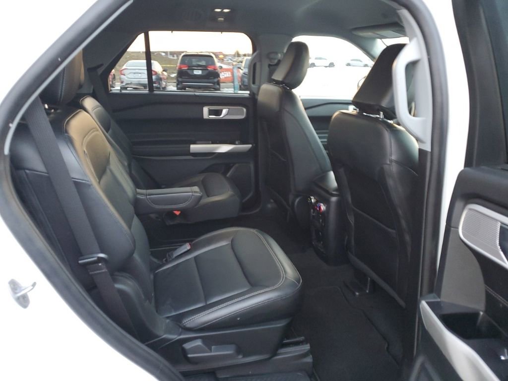 Used 2022 Ford Explorer Limited w/ Equipment Group 301A image 31