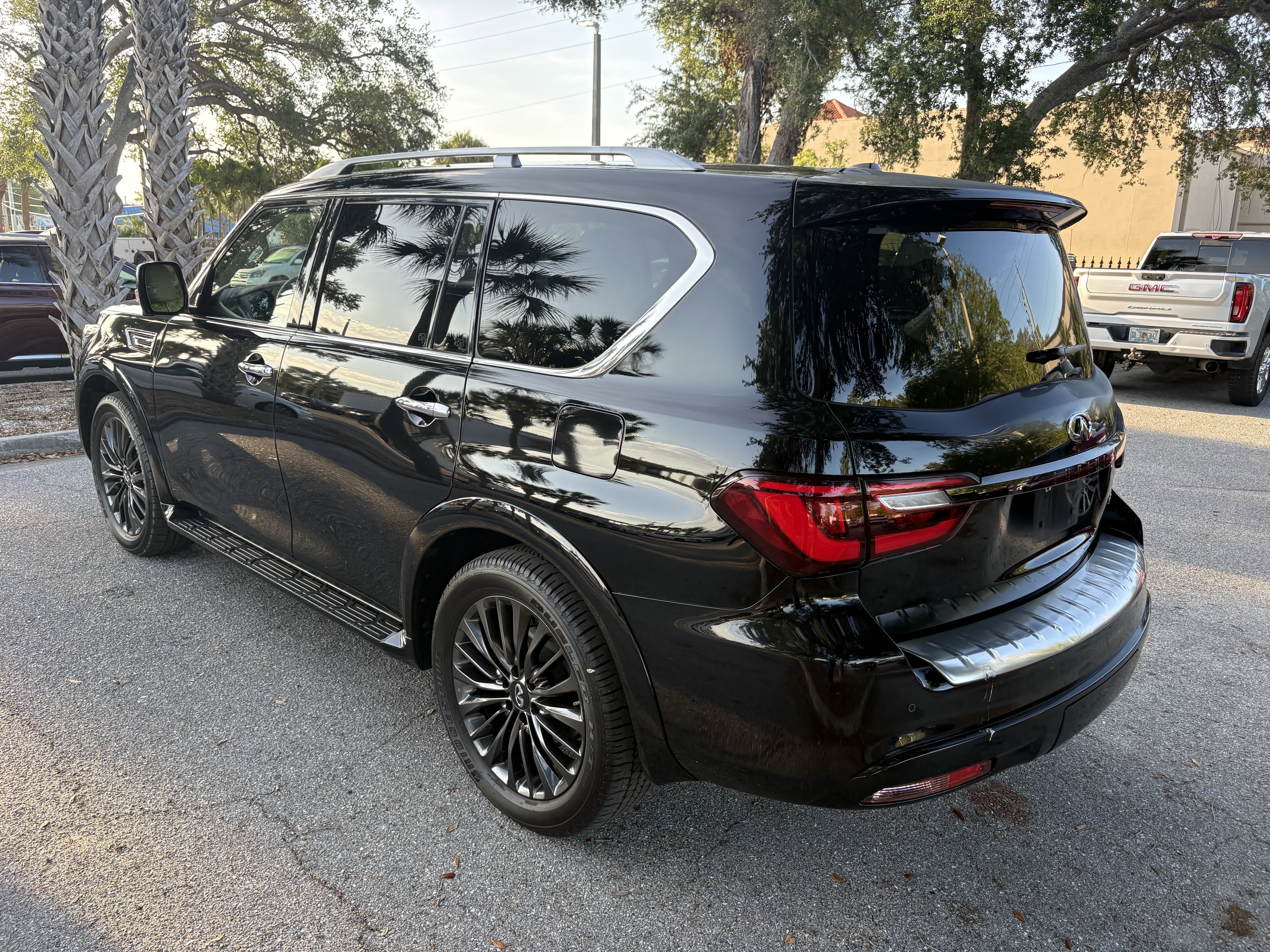 Used 2022 INFINITI QX80 Premium Select w/ Cargo Package RWD image 5