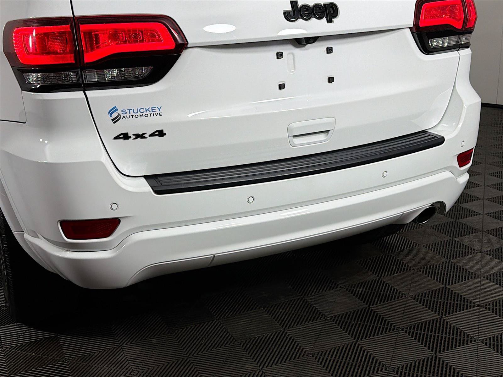 Used 2021 Jeep Grand Cherokee Laredo X AWD/4WD image 39