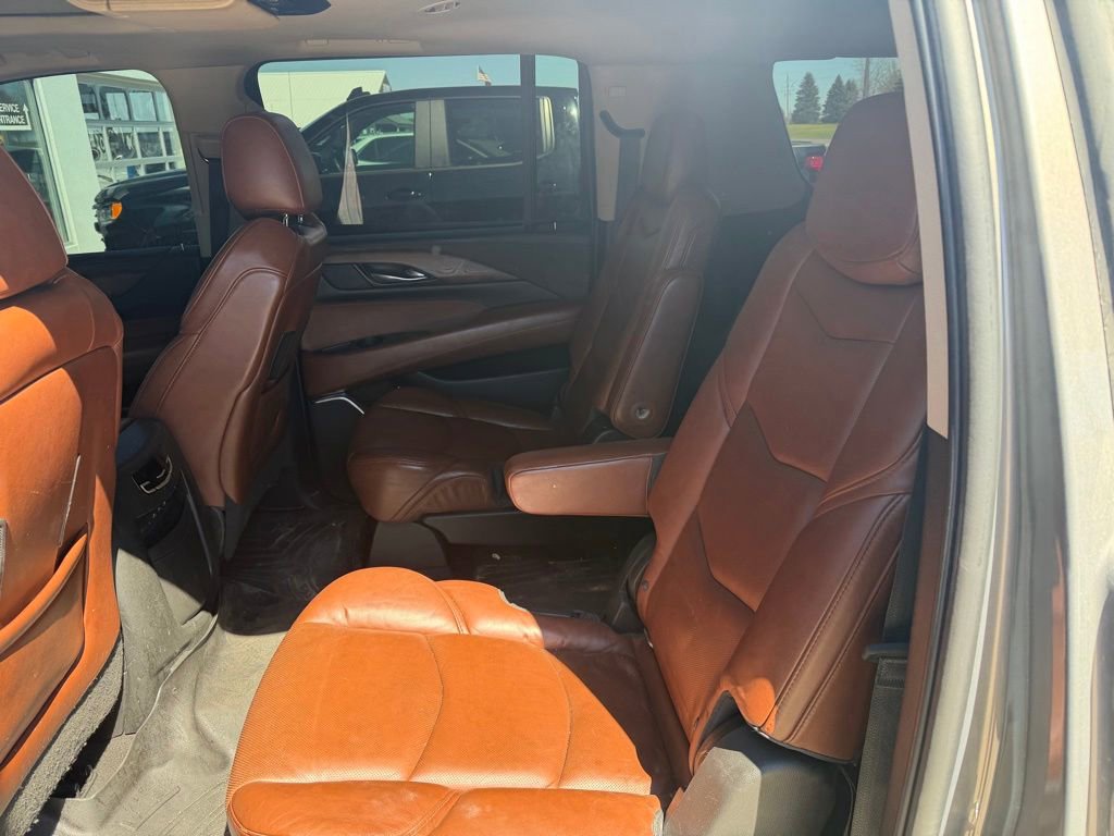 Used 2018 Cadillac Escalade ESV Premium Luxury w/ LPO, Radiant Package AWD/4WD image 6