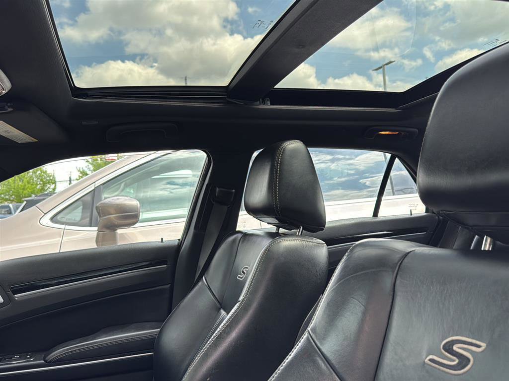 Used 2017 Chrysler 300 S w/ 300S Premium Group AWD/4WD image 9
