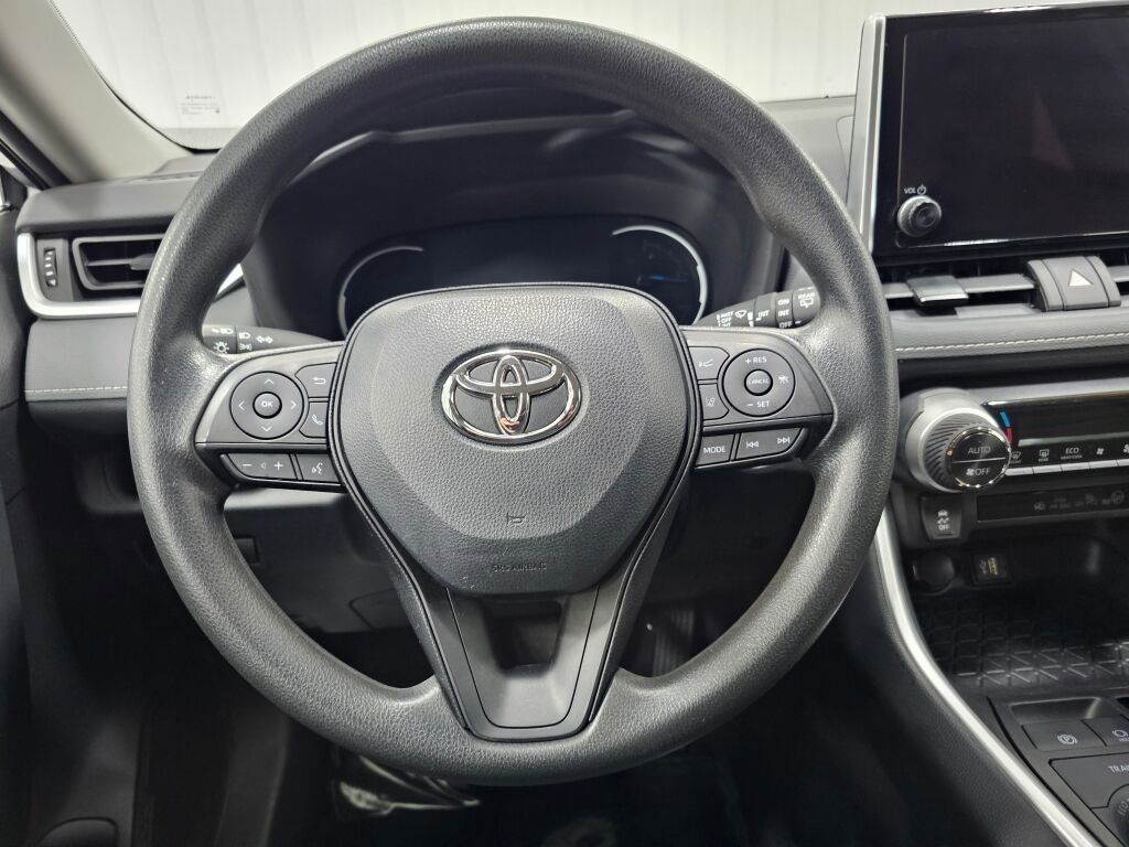 Used 2024 Toyota RAV4 XLE image 4