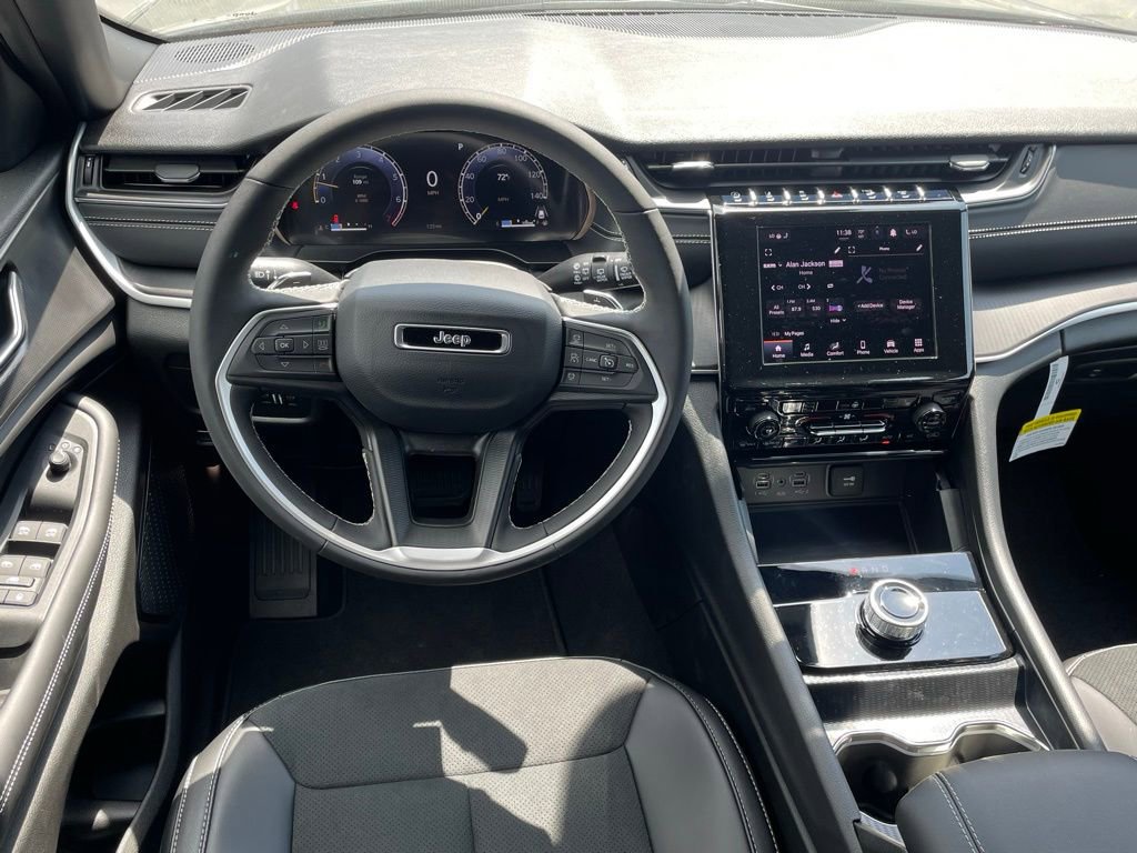 New 2025 Jeep Grand Cherokee Altitude image 20