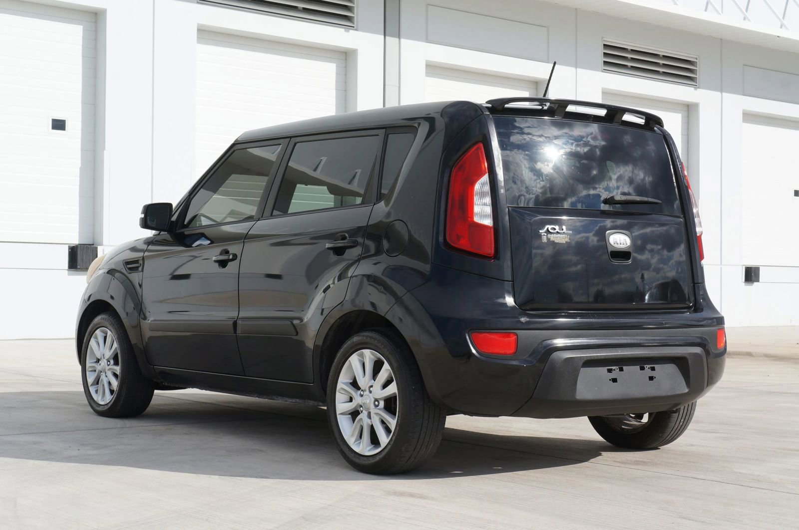 Used 2012 Kia Soul + FWD image 7