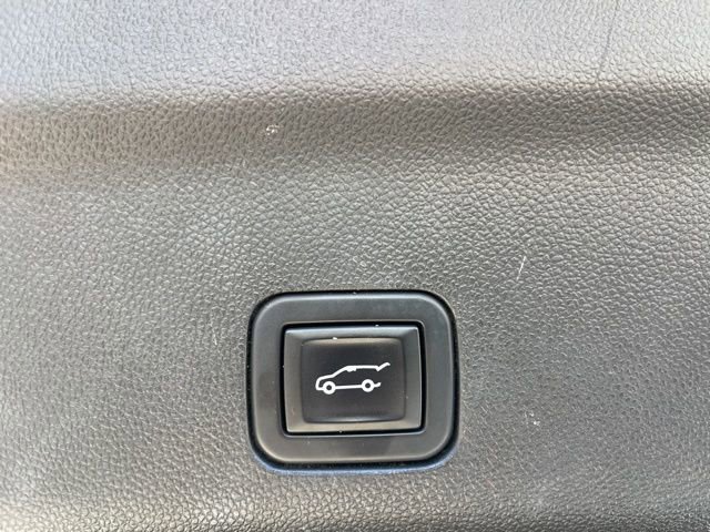 Used 2023 Chevrolet Tahoe Premier w/ Premium Package 2 AWD/4WD image 7