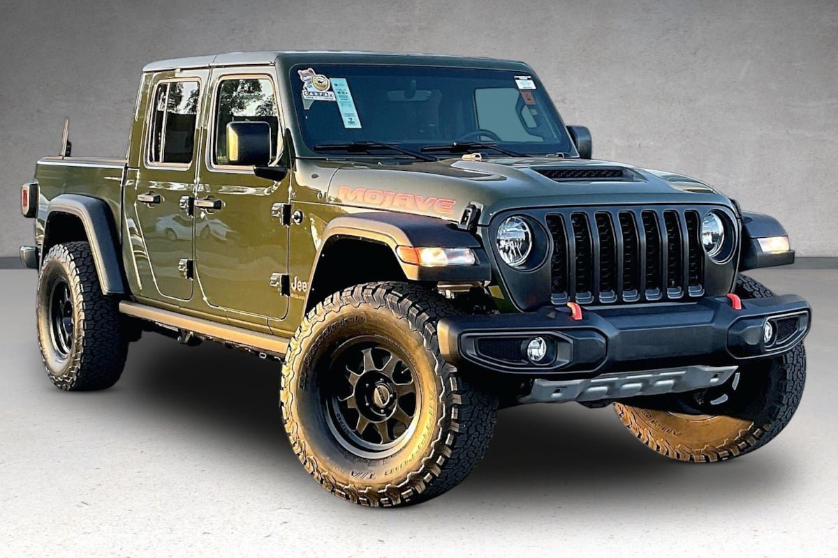 Used 2023 Jeep Gladiator Mojave w/ Trailer Tow Package AWD/4WD image 2