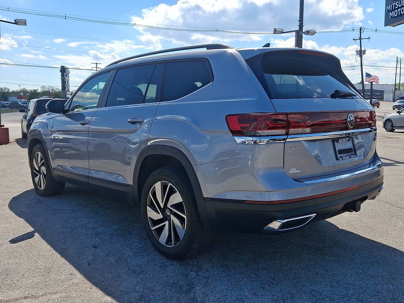 Used 2024 Volkswagen Atlas SE AWD/4WD image 4