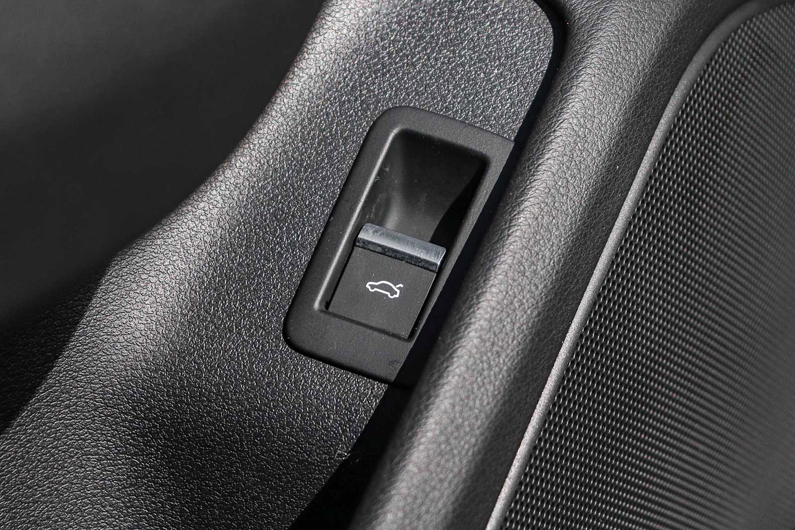 Used 2018 Audi A4 2.0T Ultra Premium image 29