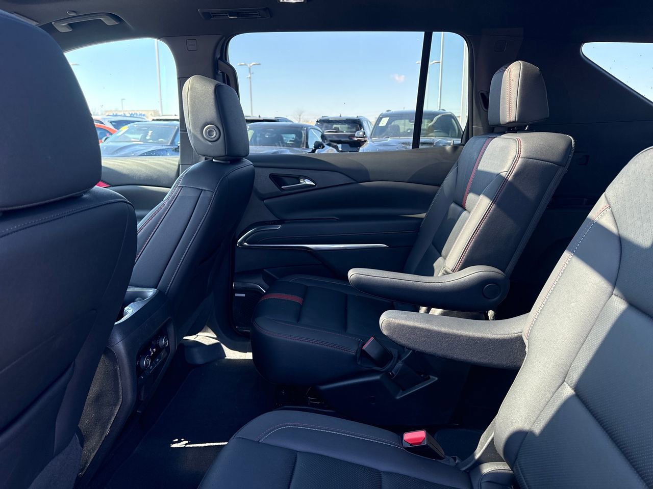 Used 2025 Chevrolet Traverse RS image 14