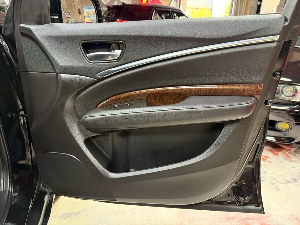 Used 2017 Acura MDX SH-AWD image 34