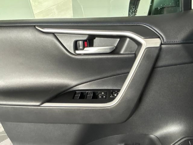 Used 2021 Toyota RAV4 XSE AWD/4WD image 15