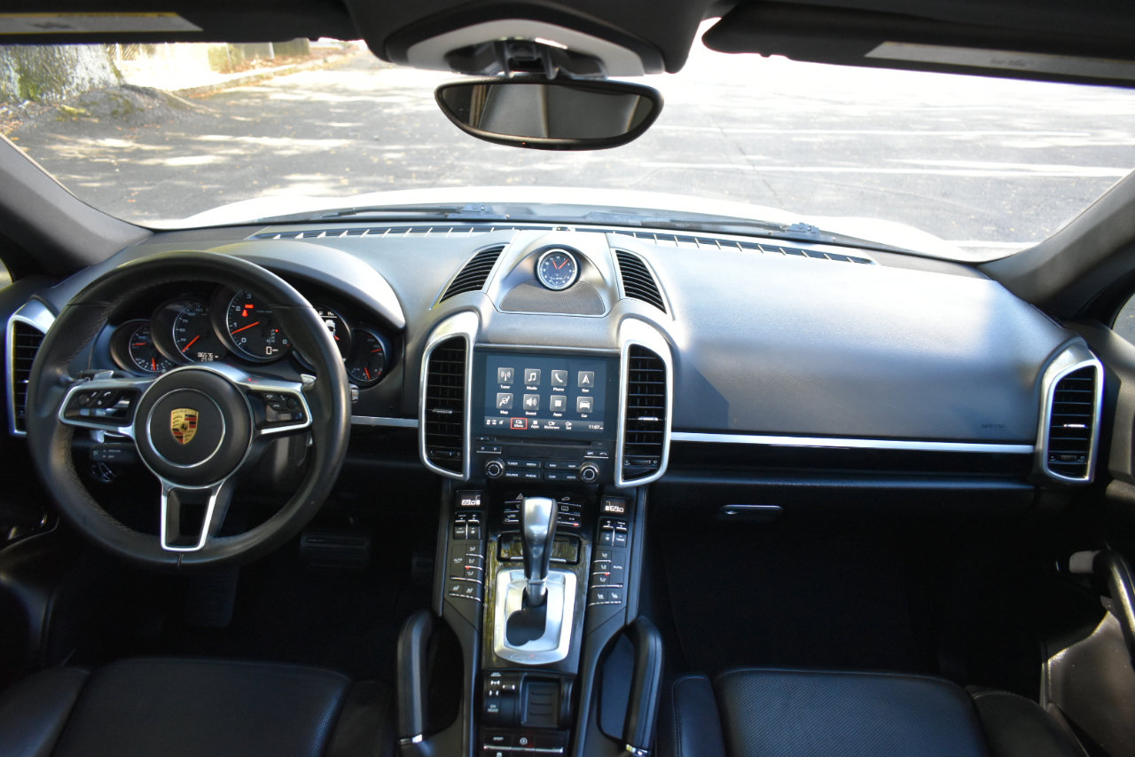 Used 2018 Porsche Cayenne Platinum Edition image 11