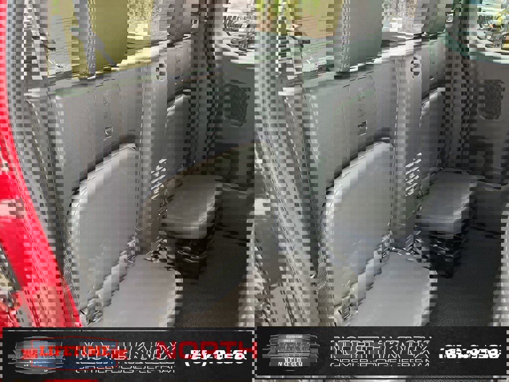 Used 2024 Nissan Frontier SV w/ Technology Package image 23