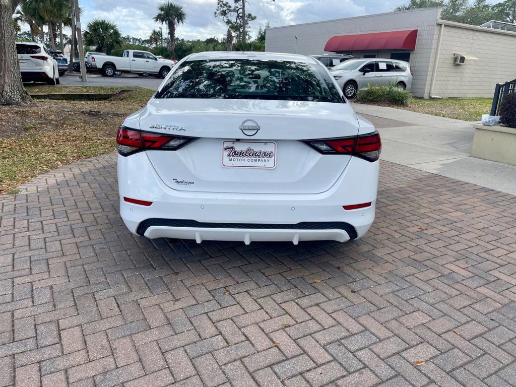 Used 2025 Nissan Sentra SV image 4