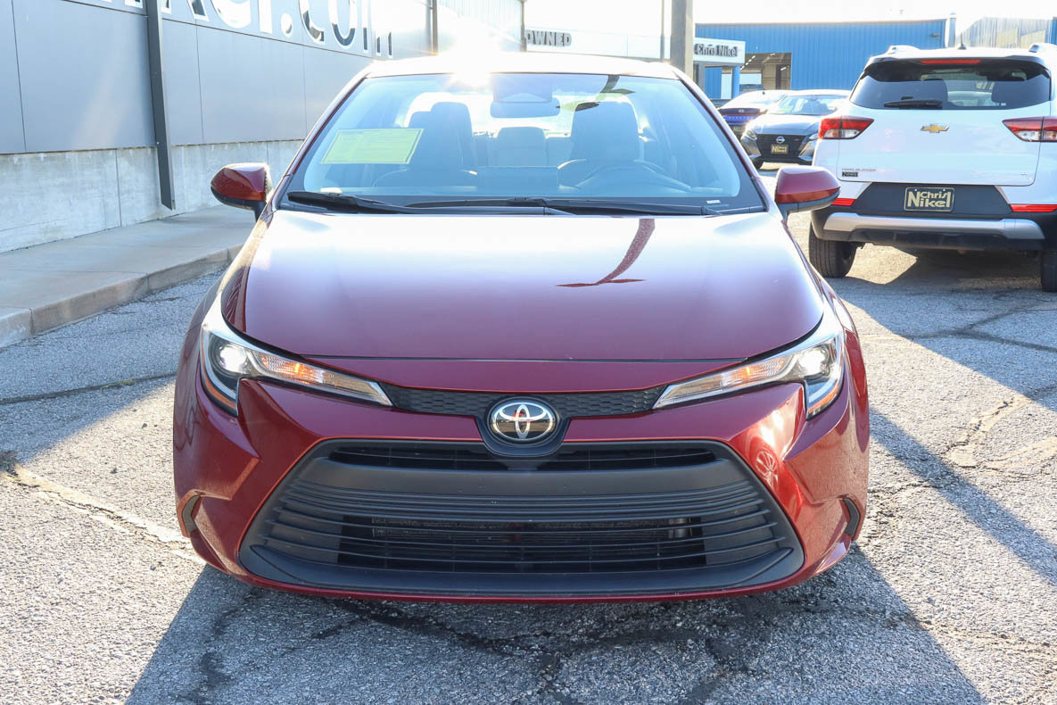 Used 2024 Toyota Corolla LE FWD image 2