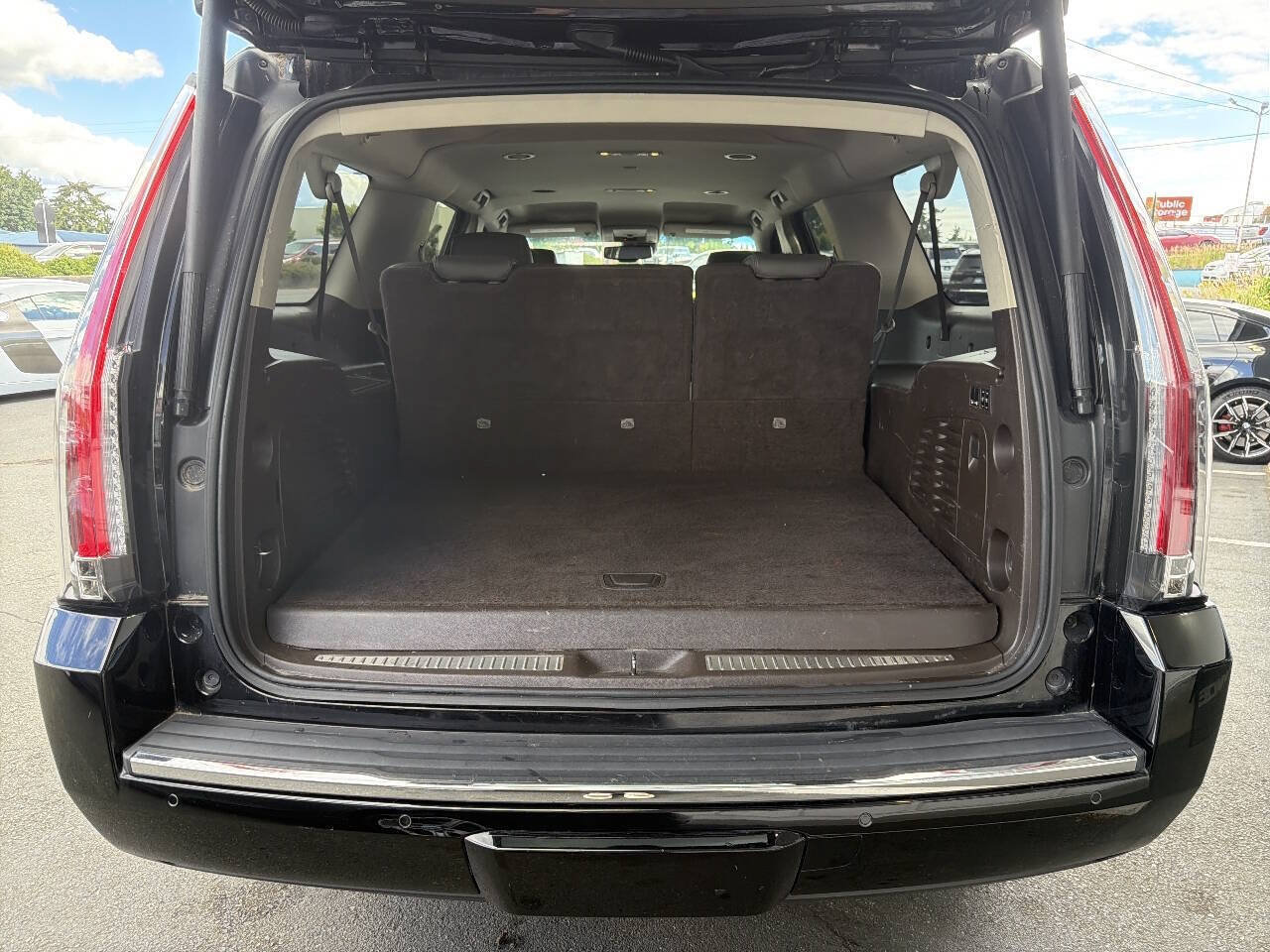 Used 2020 GMC Yukon XL Denali RWD image 6