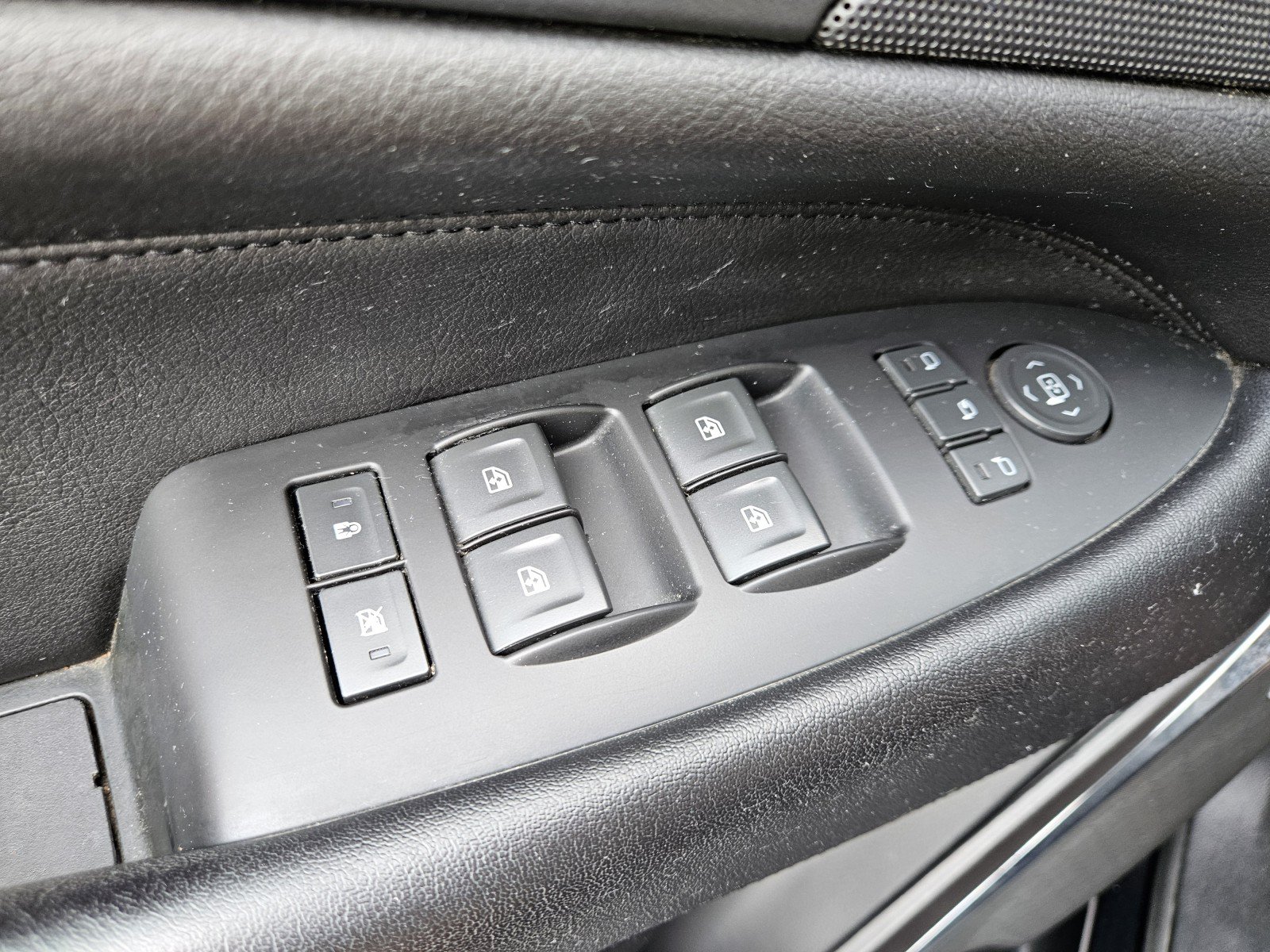 Used 2017 Cadillac Escalade ESV 4WD image 26