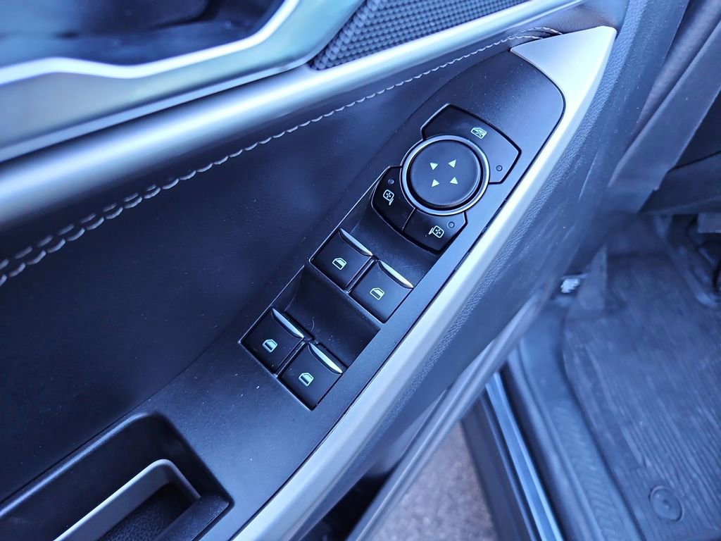 Used 2022 Ford Explorer XLT w/ Equipment Group 202A image 28