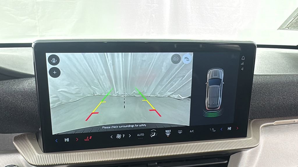 Used 2025 Ford Explorer Active image 17