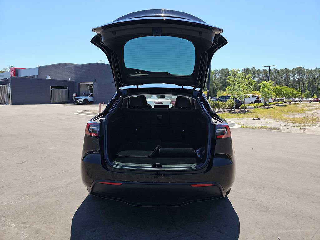 Used 2023 Tesla Model Y Long Range image 16