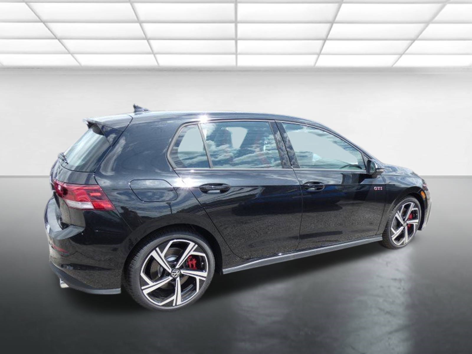 New 2025 Volkswagen GTI SE FWD image 3