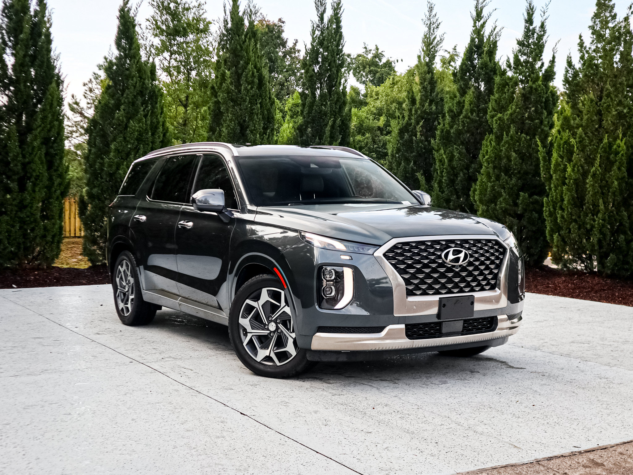 Used 2022 Hyundai Palisade Calligraphy w/ Winter Package FWD image 2
